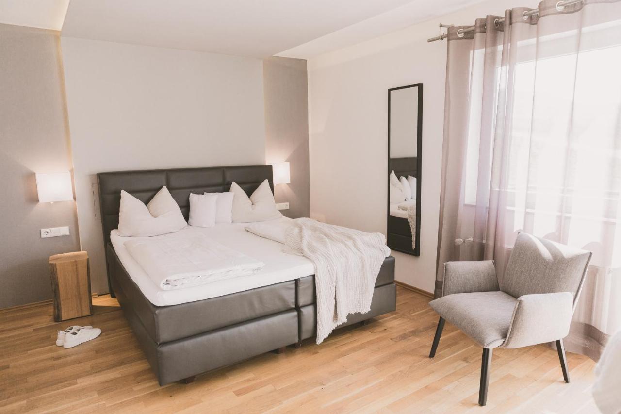 Weingut Gehlen-Cornelius Hotel Brauneberg Bagian luar foto