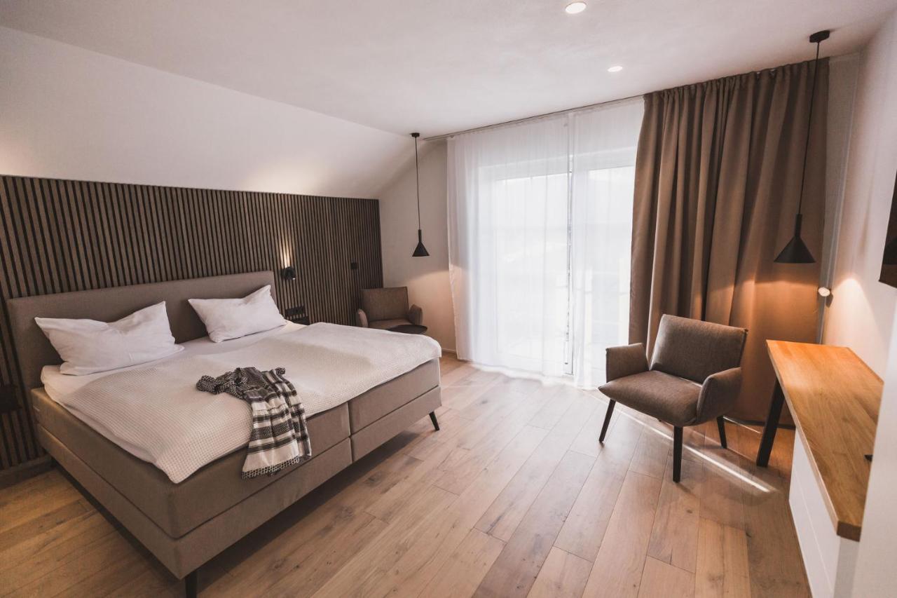 Weingut Gehlen-Cornelius Hotel Brauneberg Bagian luar foto